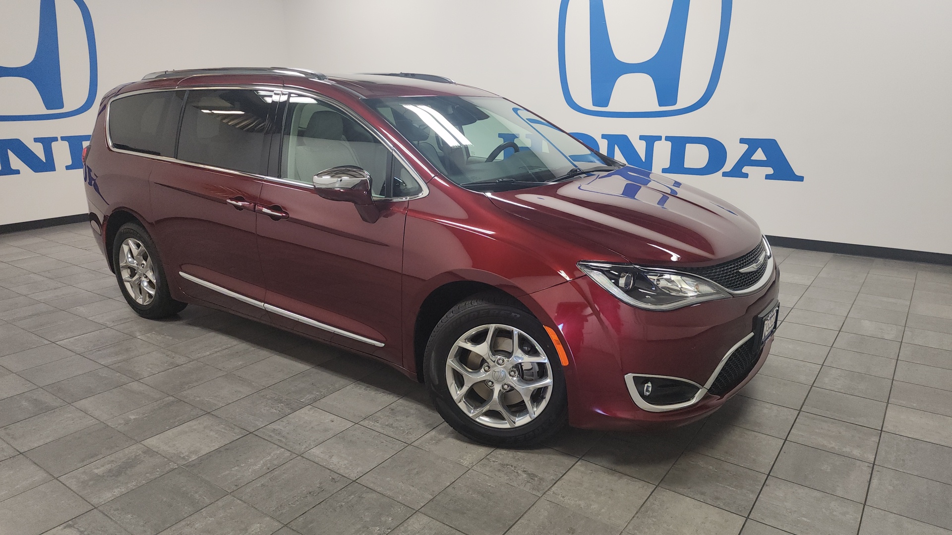 2017 Chrysler Pacifica  2