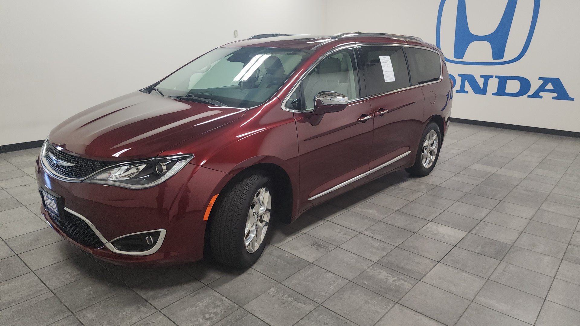 2017 Chrysler Pacifica  4