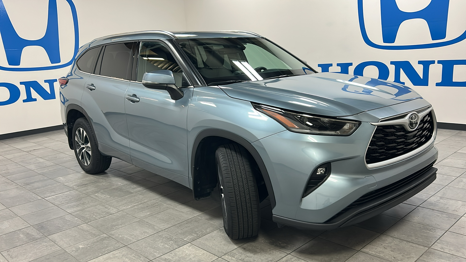 2021 Toyota Highlander  2