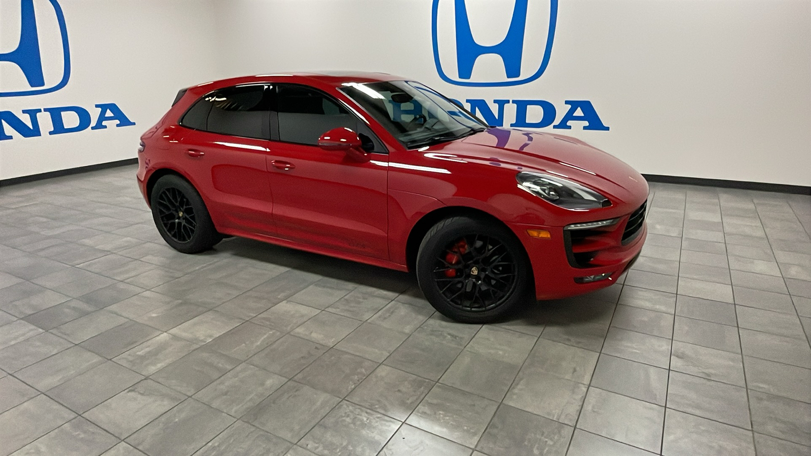 2017 Porsche Macan GTS 1