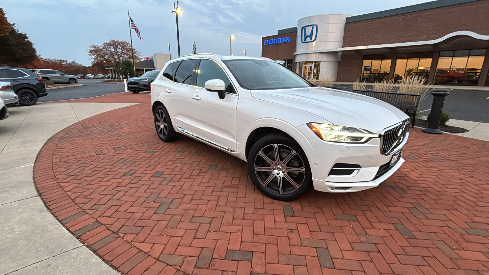 2019 Volvo XC60 Inscription 1