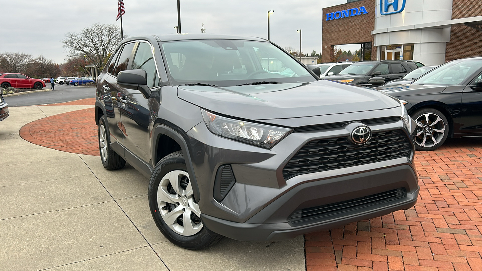 2022 Toyota RAV4 LE 2