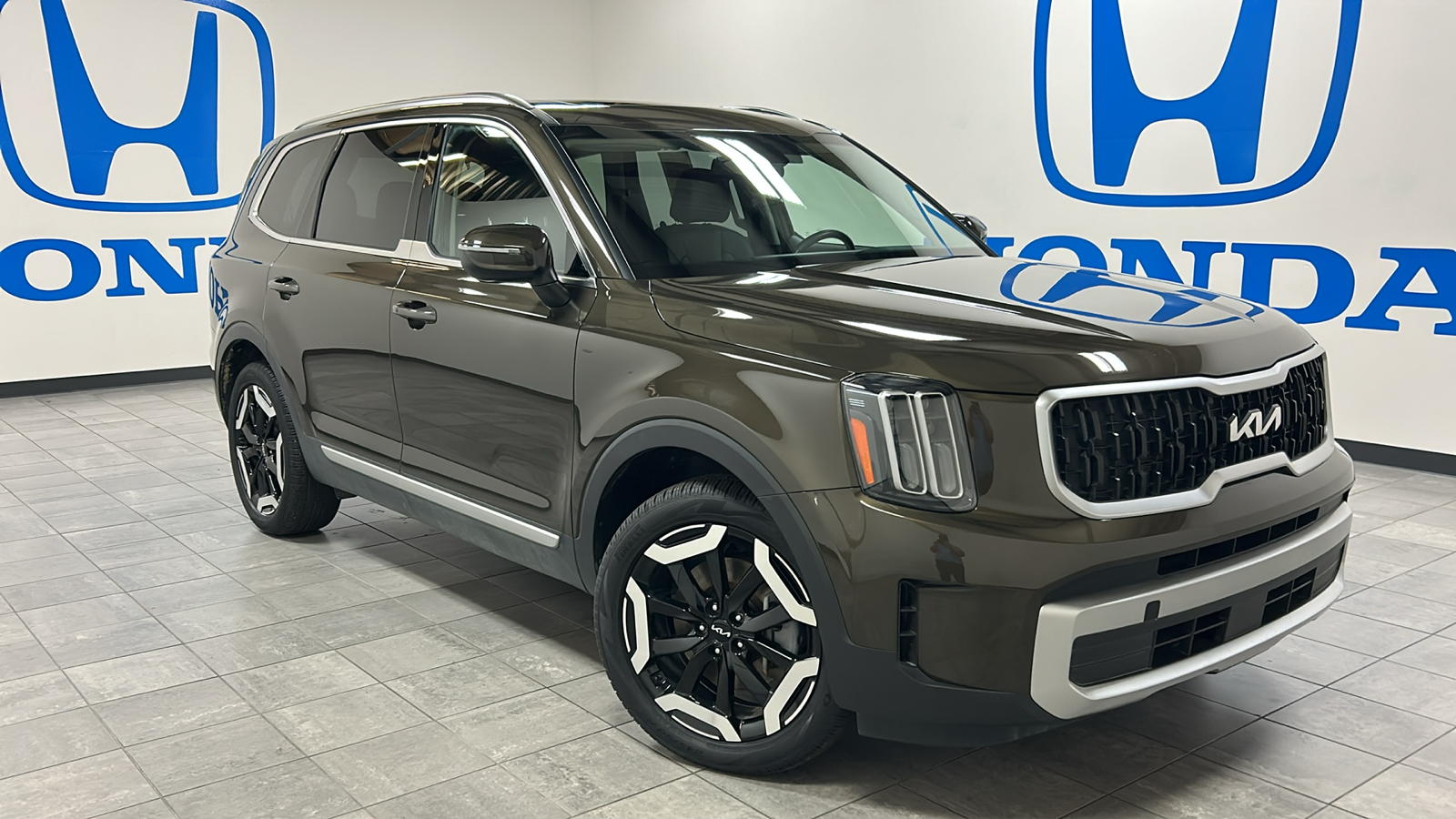 2023 Kia Telluride EX 1