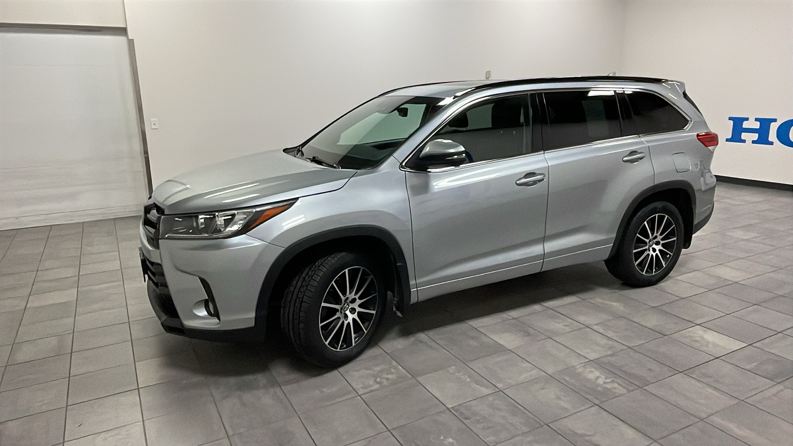 2017 Toyota Highlander SE 3