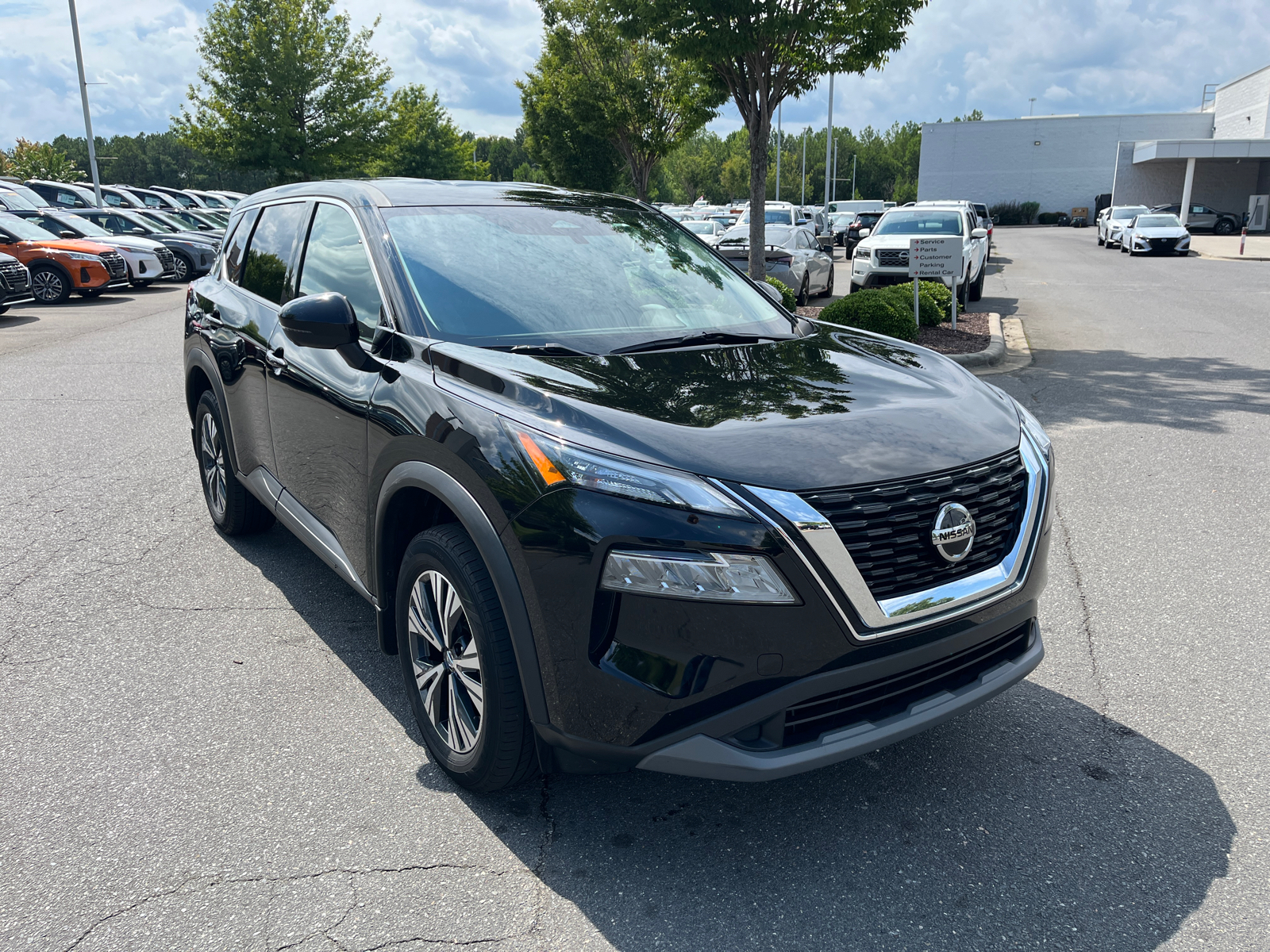 2021 Nissan Rogue SV 1