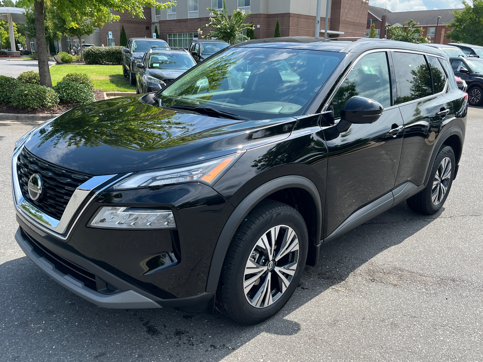 2021 Nissan Rogue SV 4