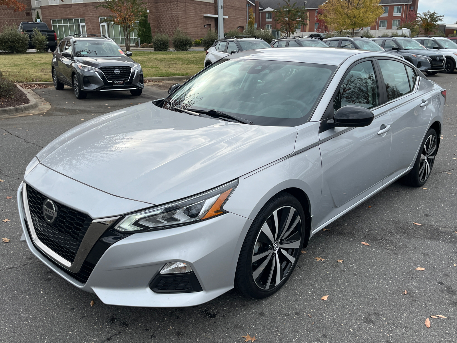 2021 Nissan Altima 2.5 SR 4