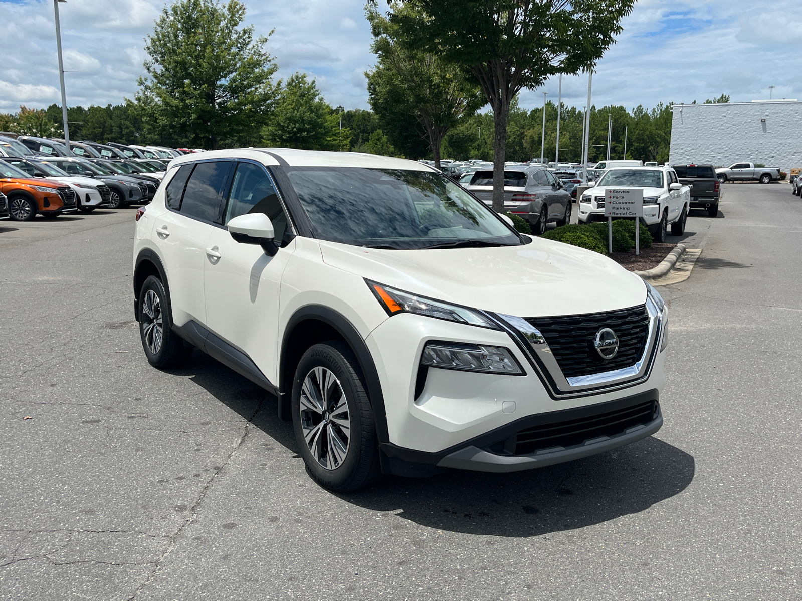 2021 Nissan Rogue SV 1