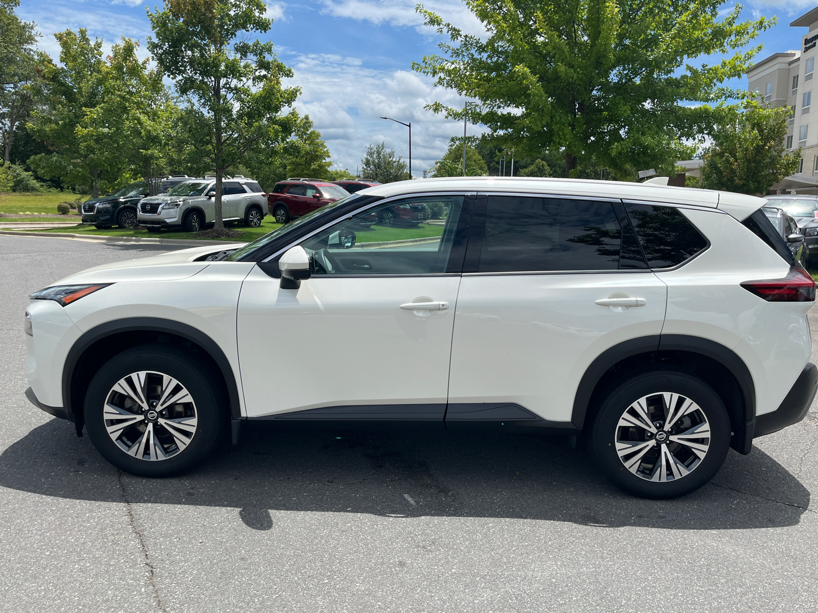 2021 Nissan Rogue SV 5