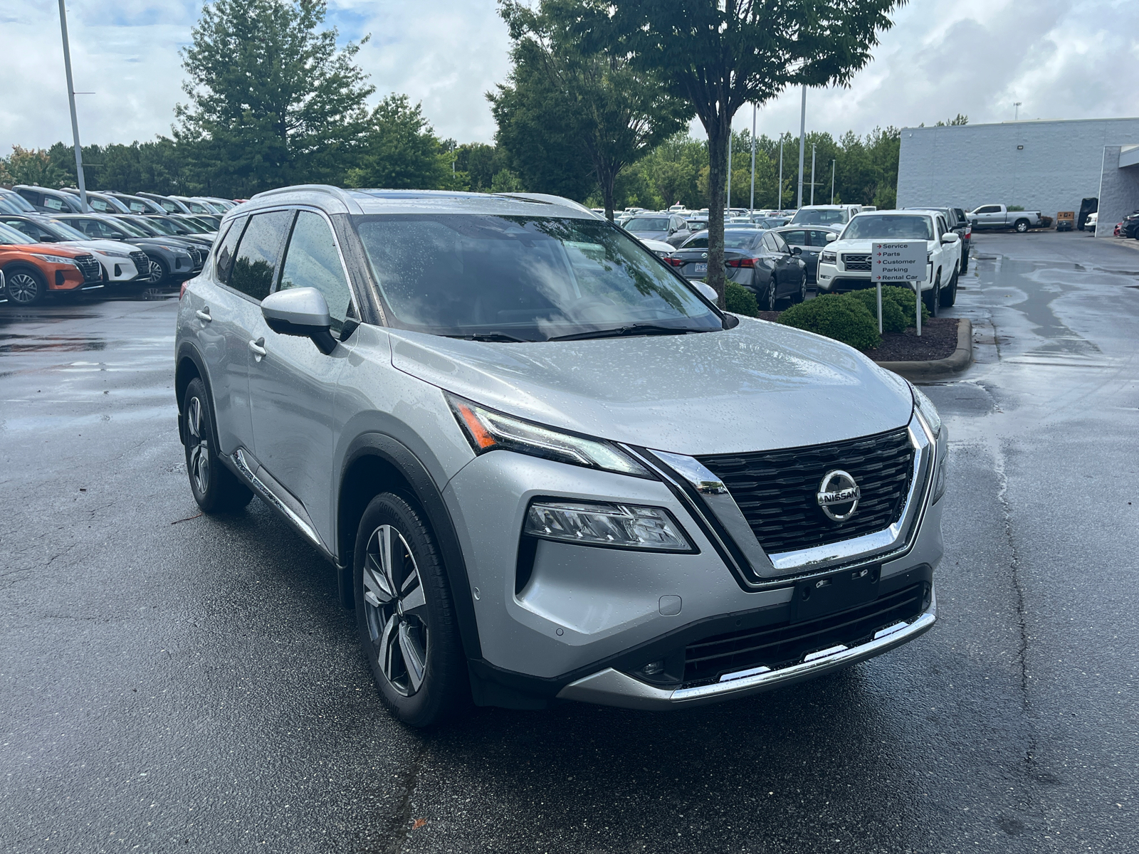 2021 Nissan Rogue Platinum 1