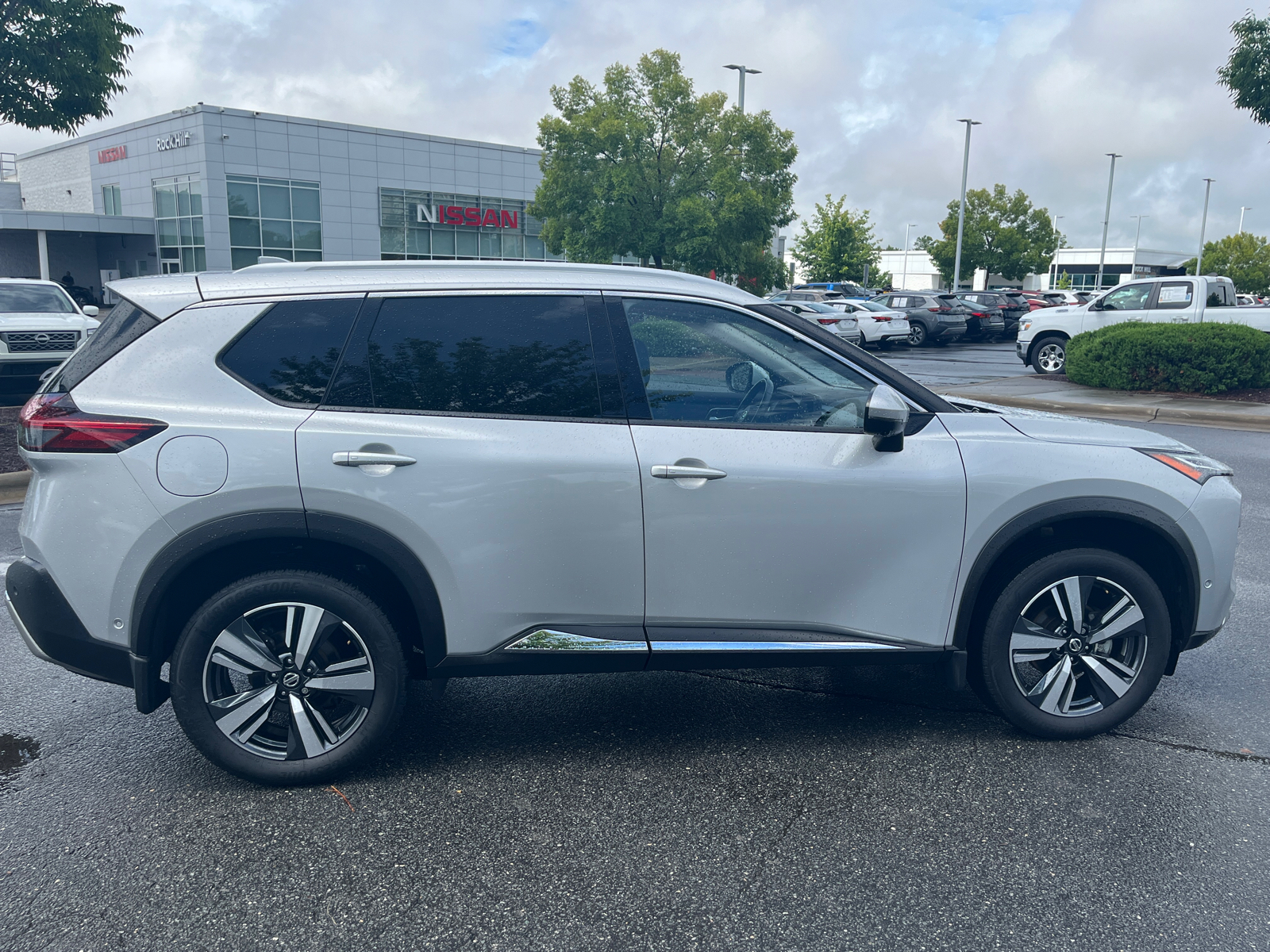 2021 Nissan Rogue Platinum 11