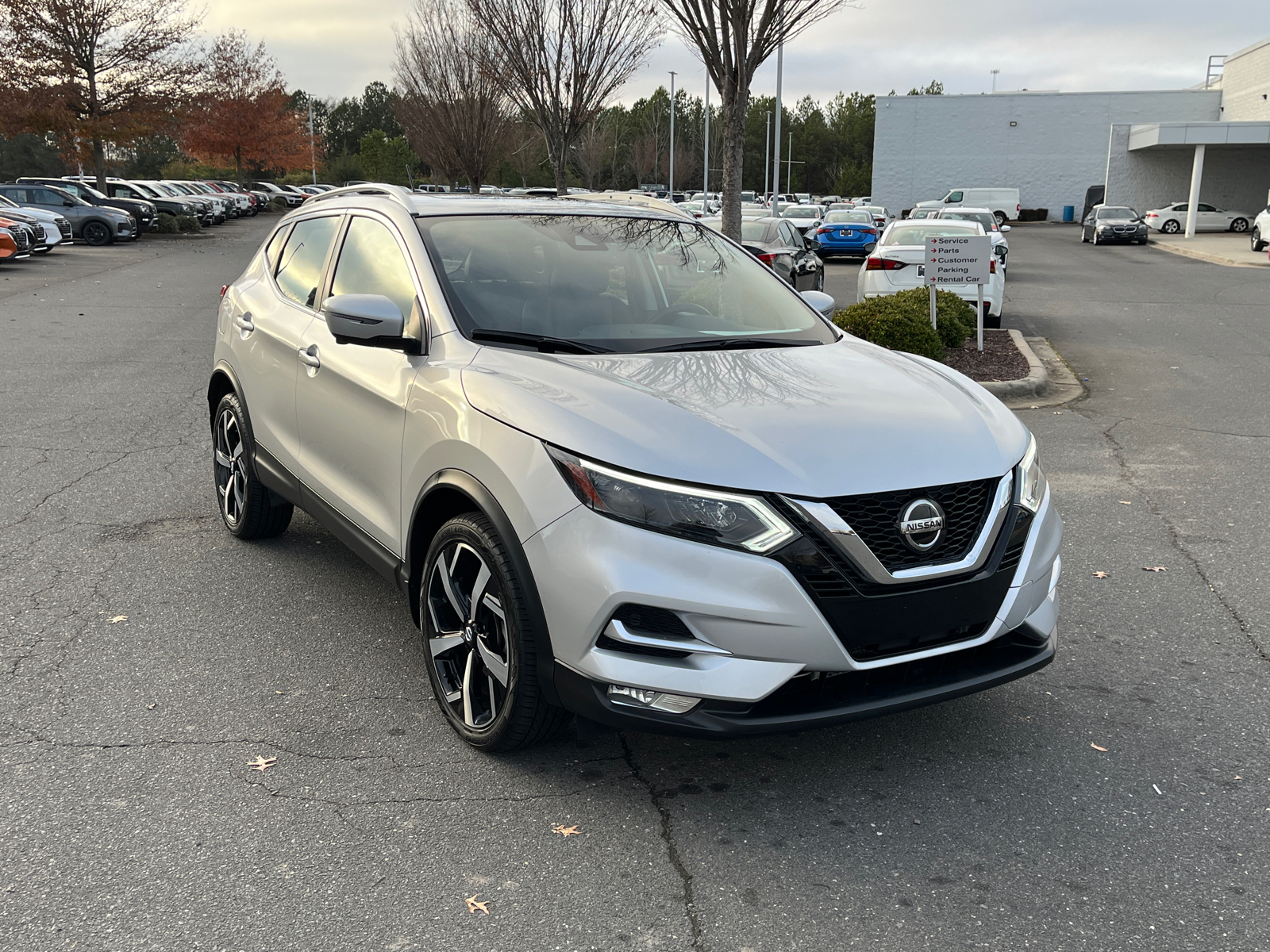 2021 Nissan Rogue Sport SL 1