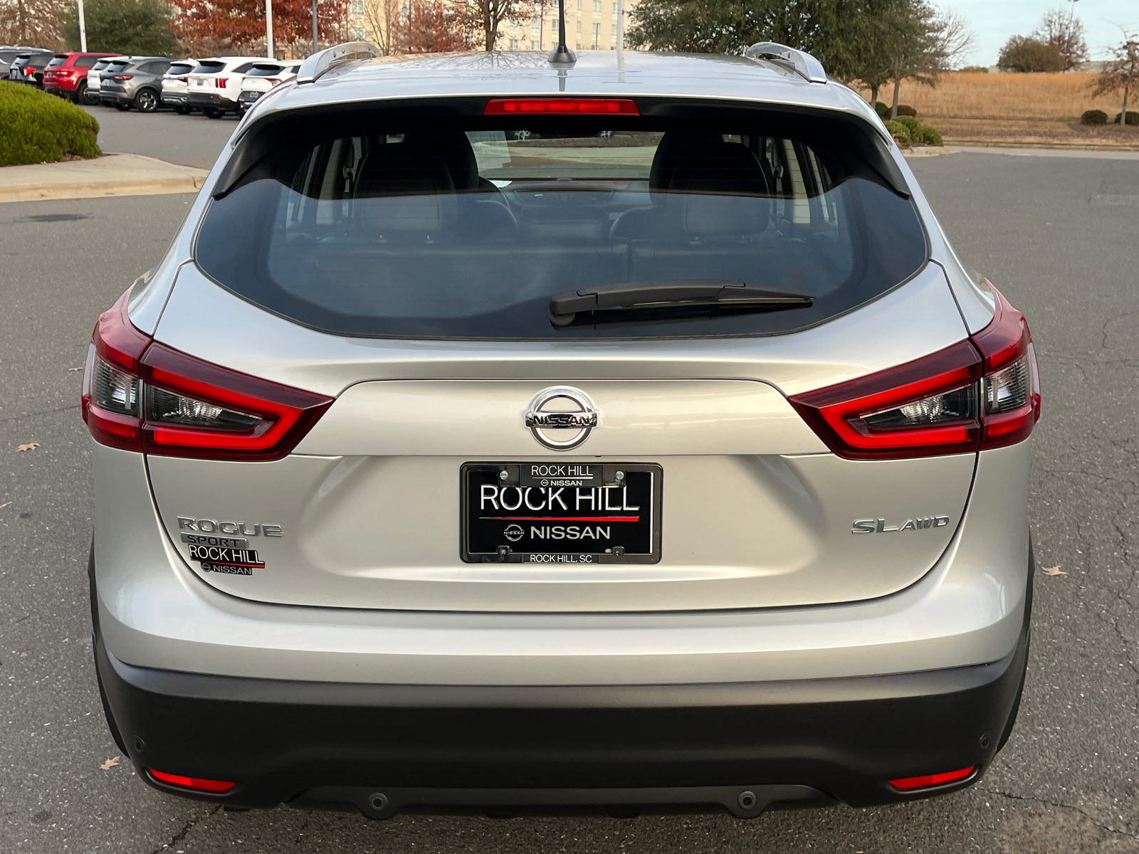 2021 Nissan Rogue Sport SL 8