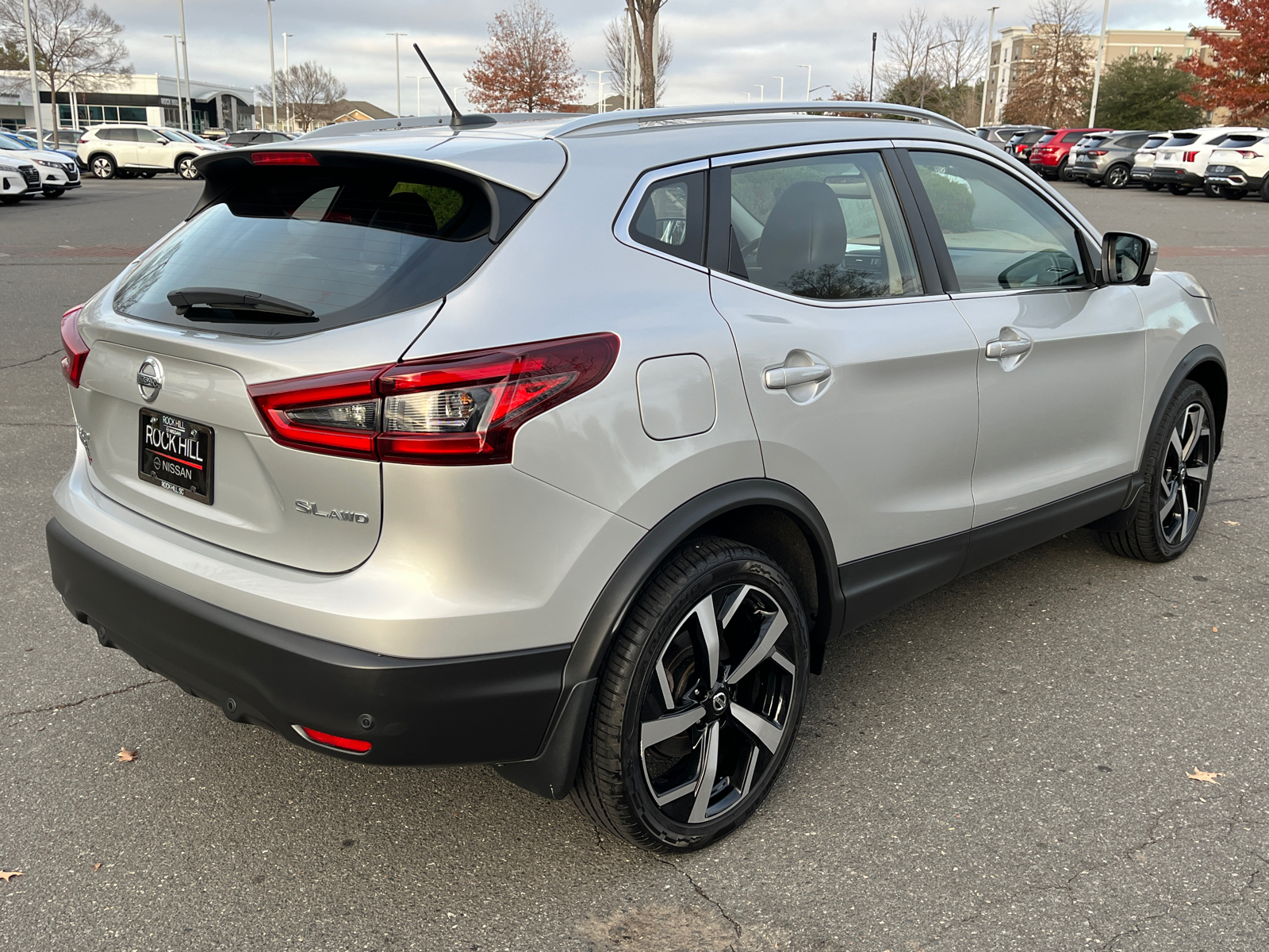 2021 Nissan Rogue Sport SL 10