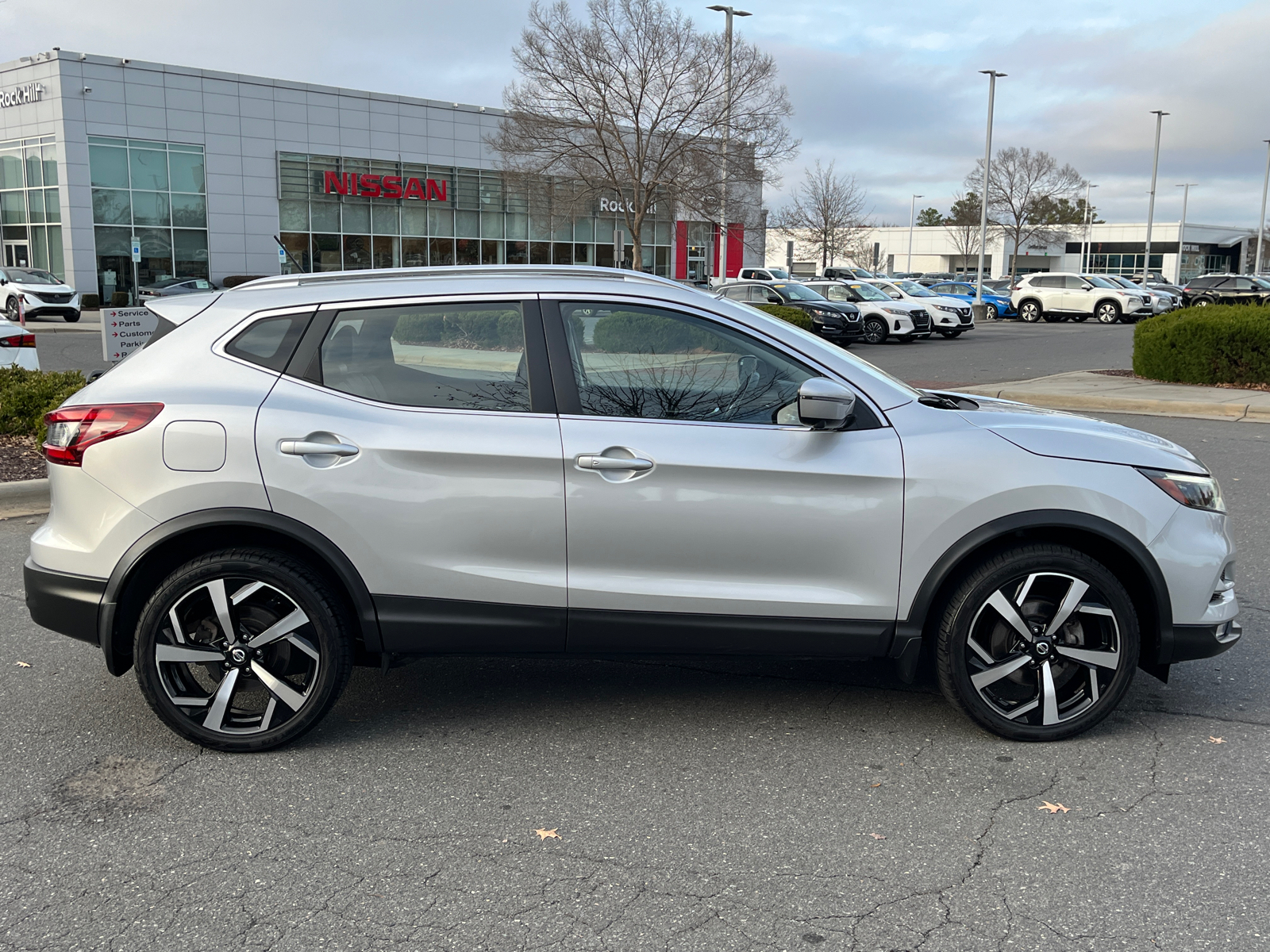 2021 Nissan Rogue Sport SL 11