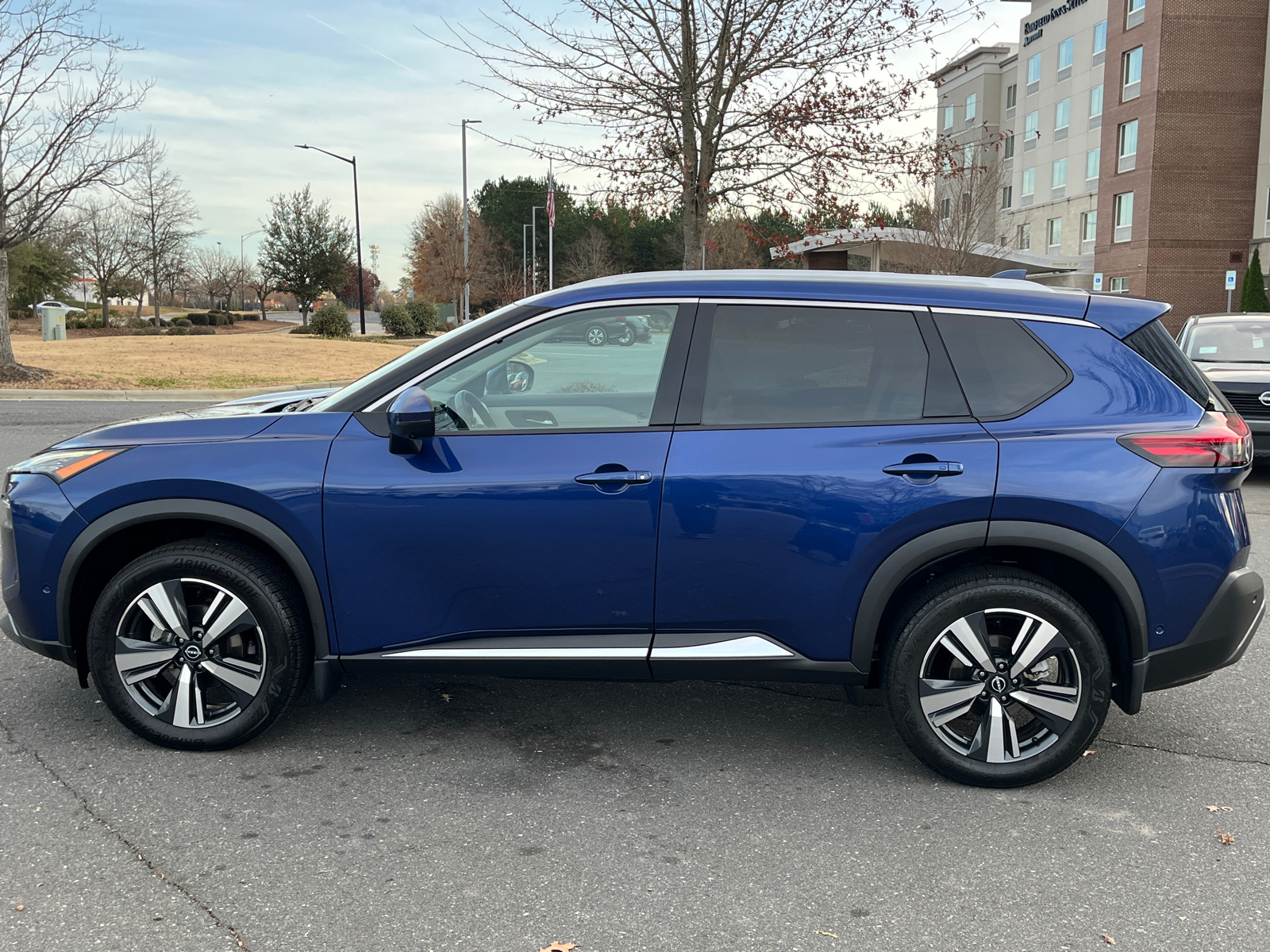 2022 Nissan Rogue SL 5