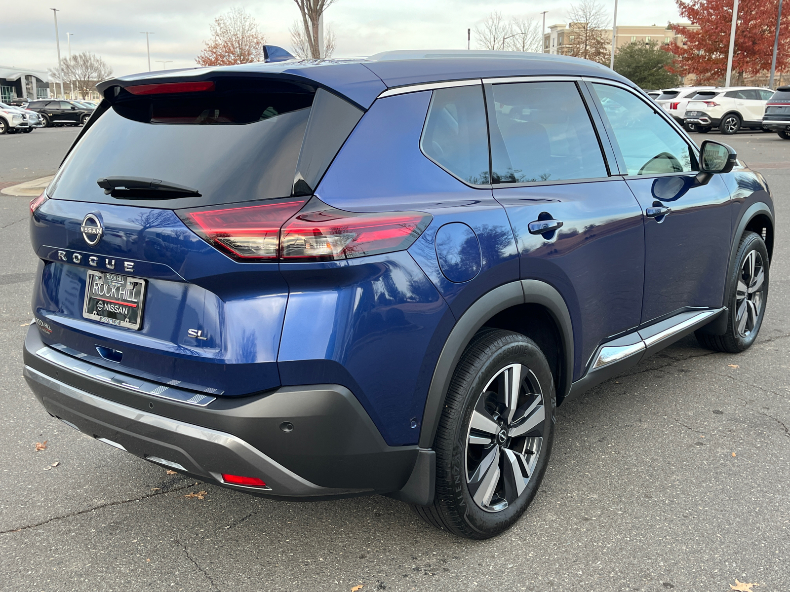 2022 Nissan Rogue SL 10