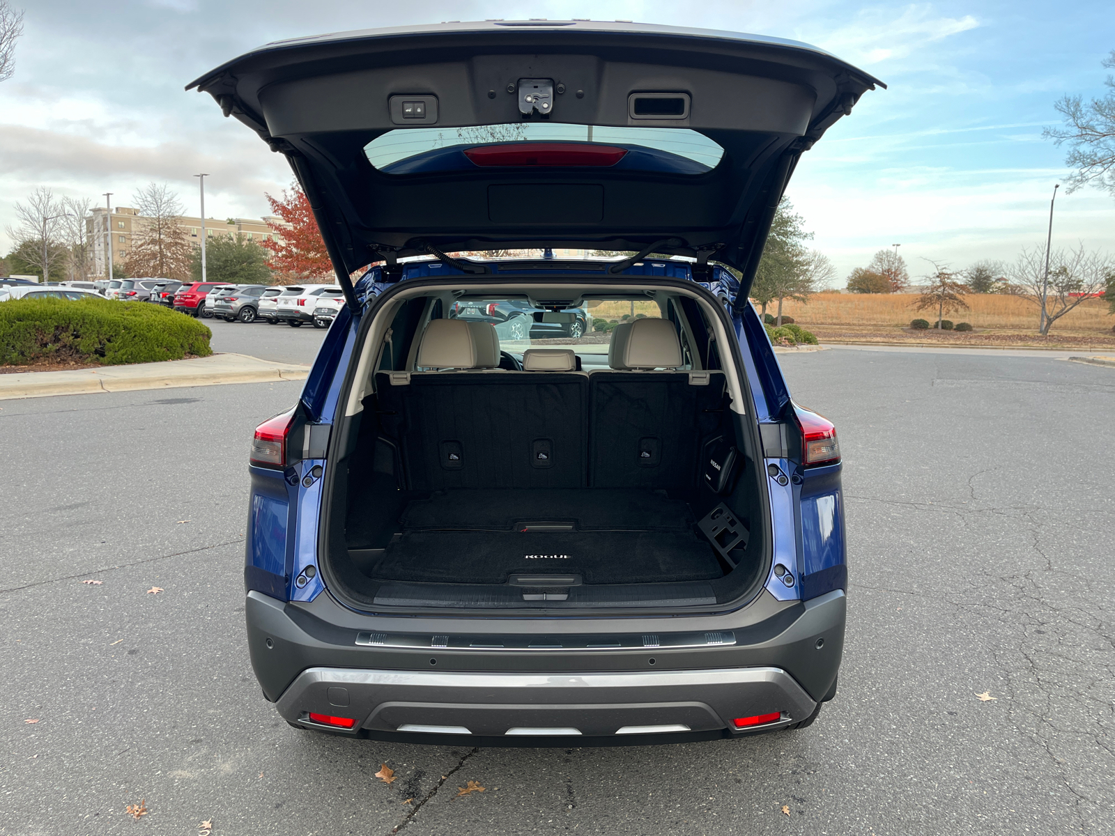 2022 Nissan Rogue SL 37