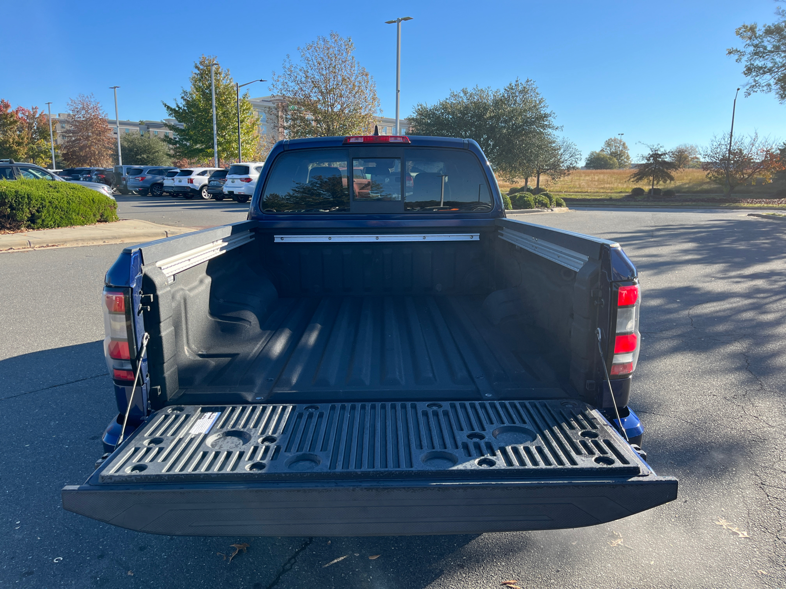 2022 Nissan Frontier SV 11