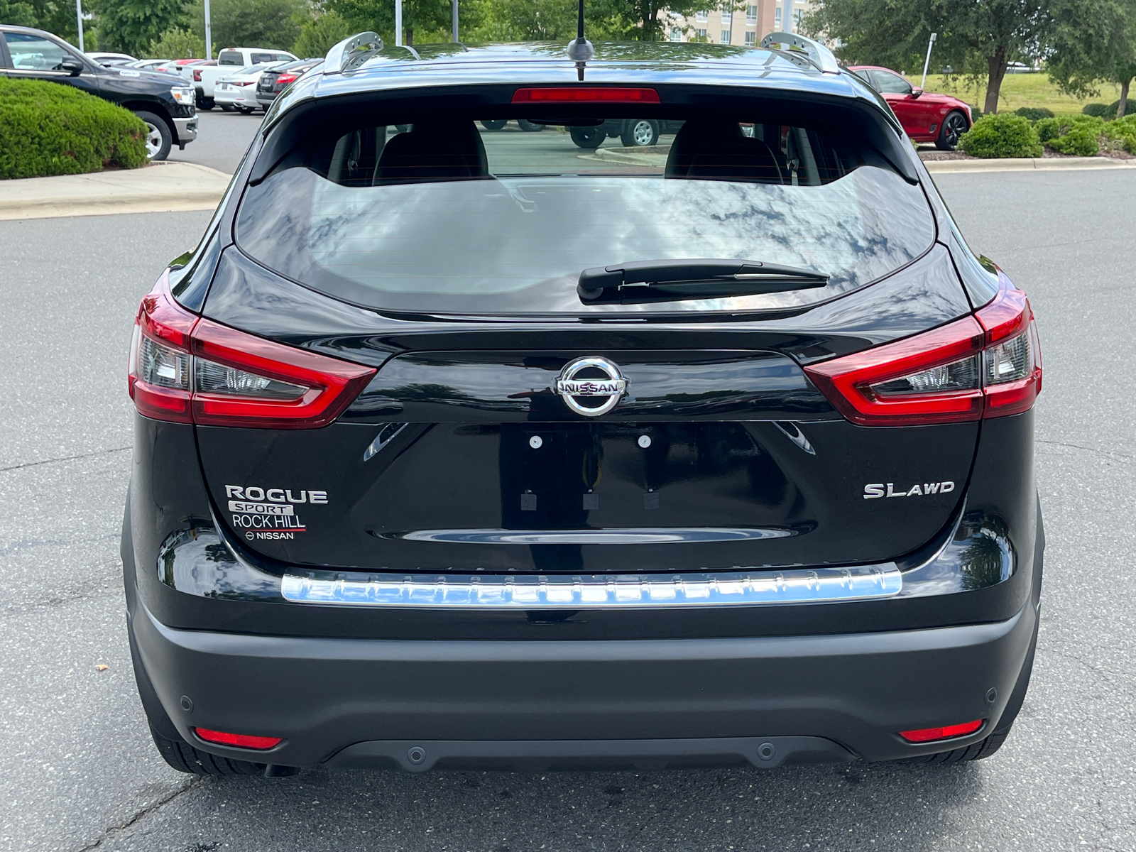 2022 Nissan Rogue Sport SL 8