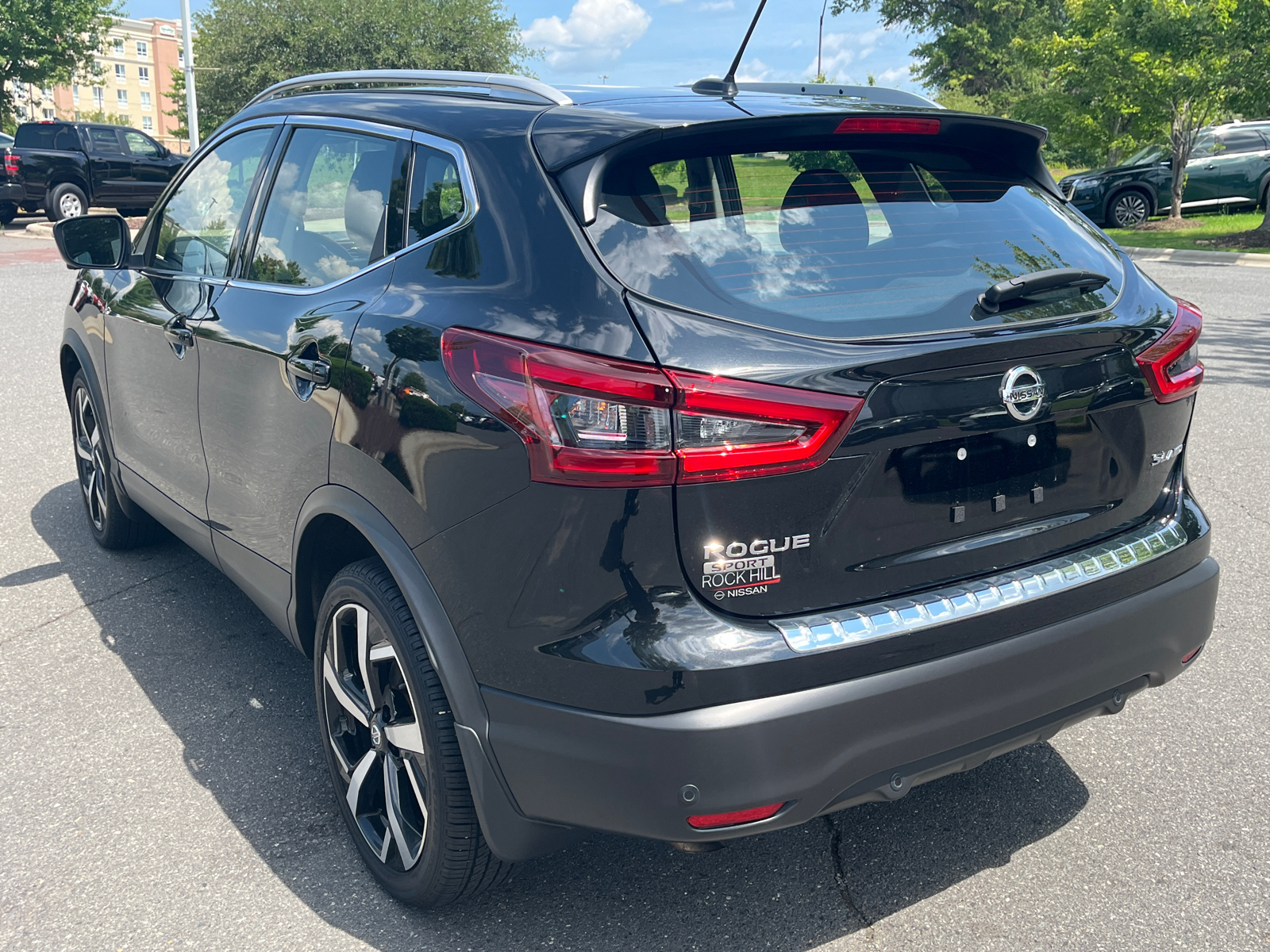 2022 Nissan Rogue Sport SL 7