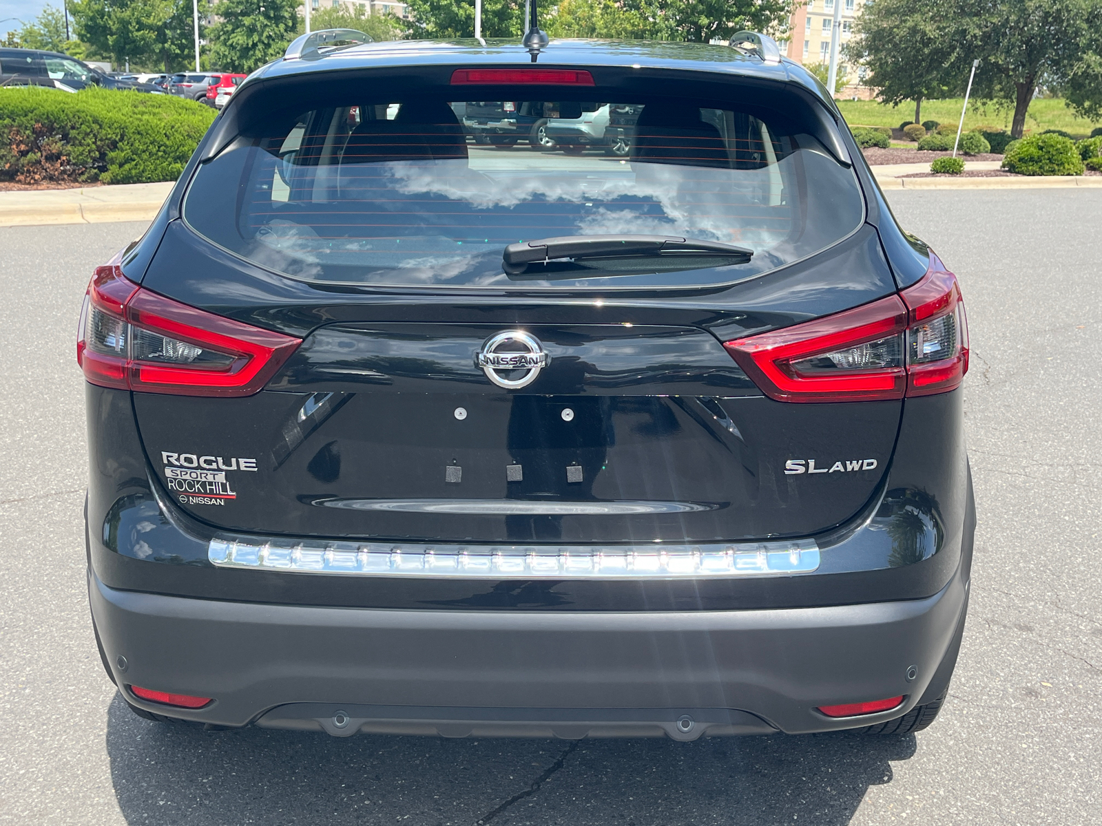 2022 Nissan Rogue Sport SL 8