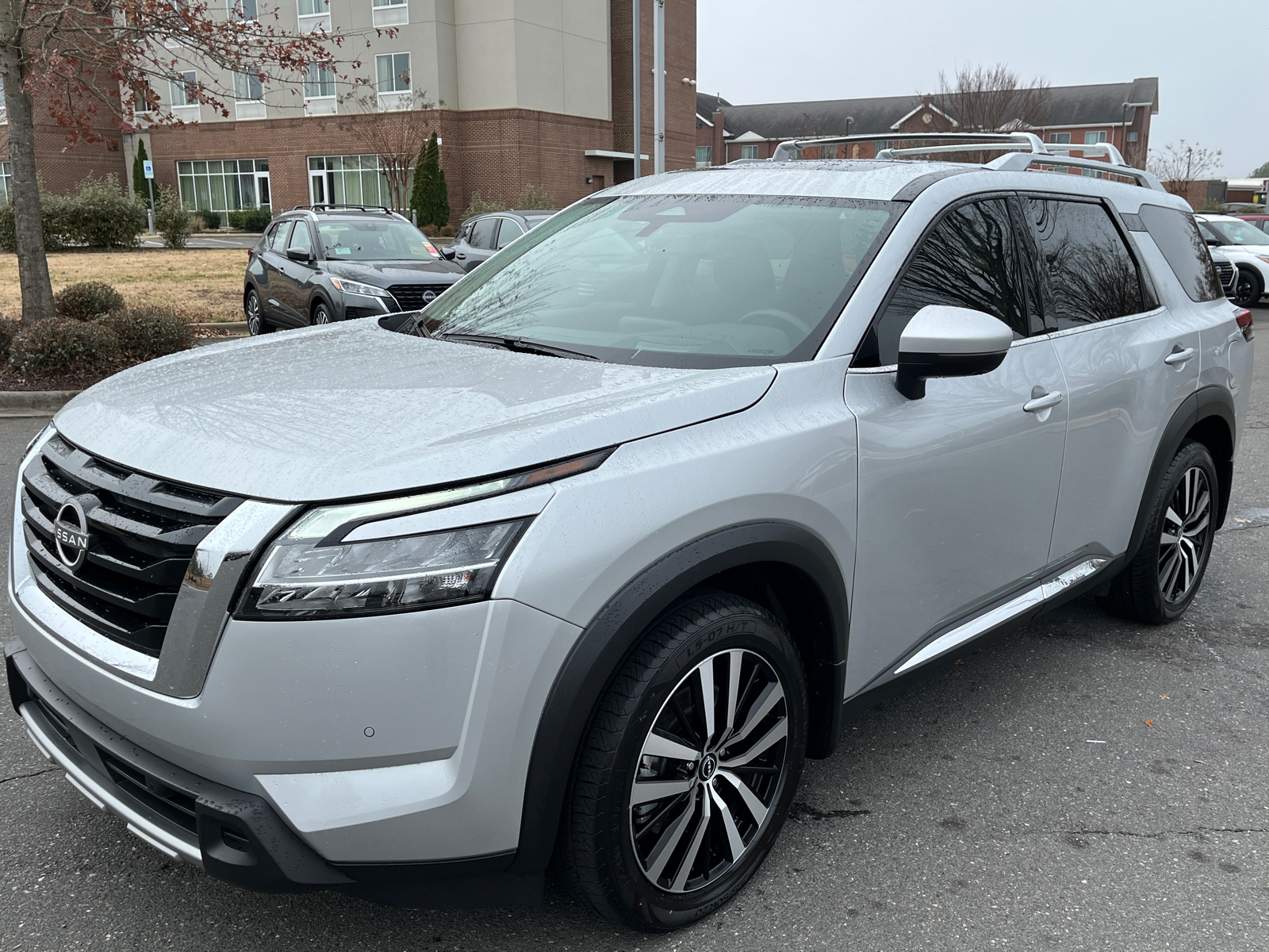 2023 Nissan Pathfinder Platinum 4