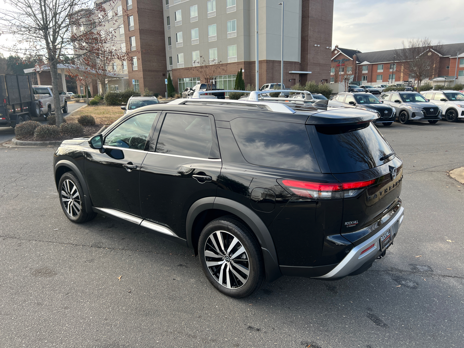 2023 Nissan Pathfinder Platinum 7