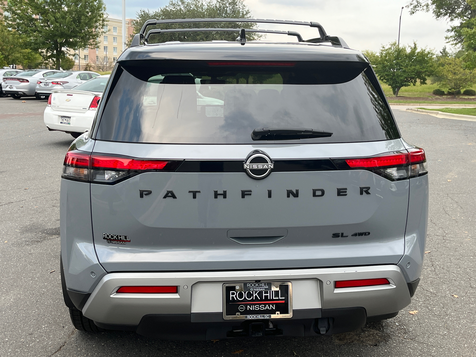 2023 Nissan Pathfinder SL 8