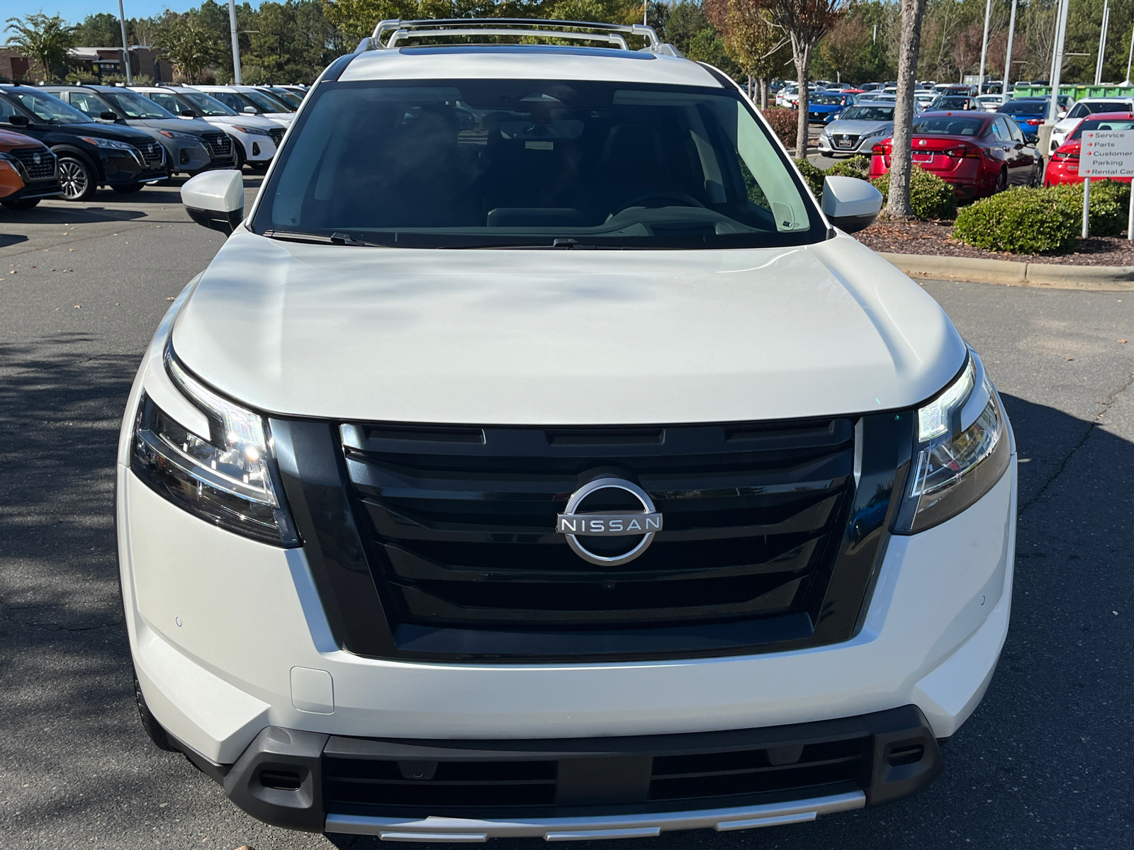 2023 Nissan Pathfinder Platinum 2