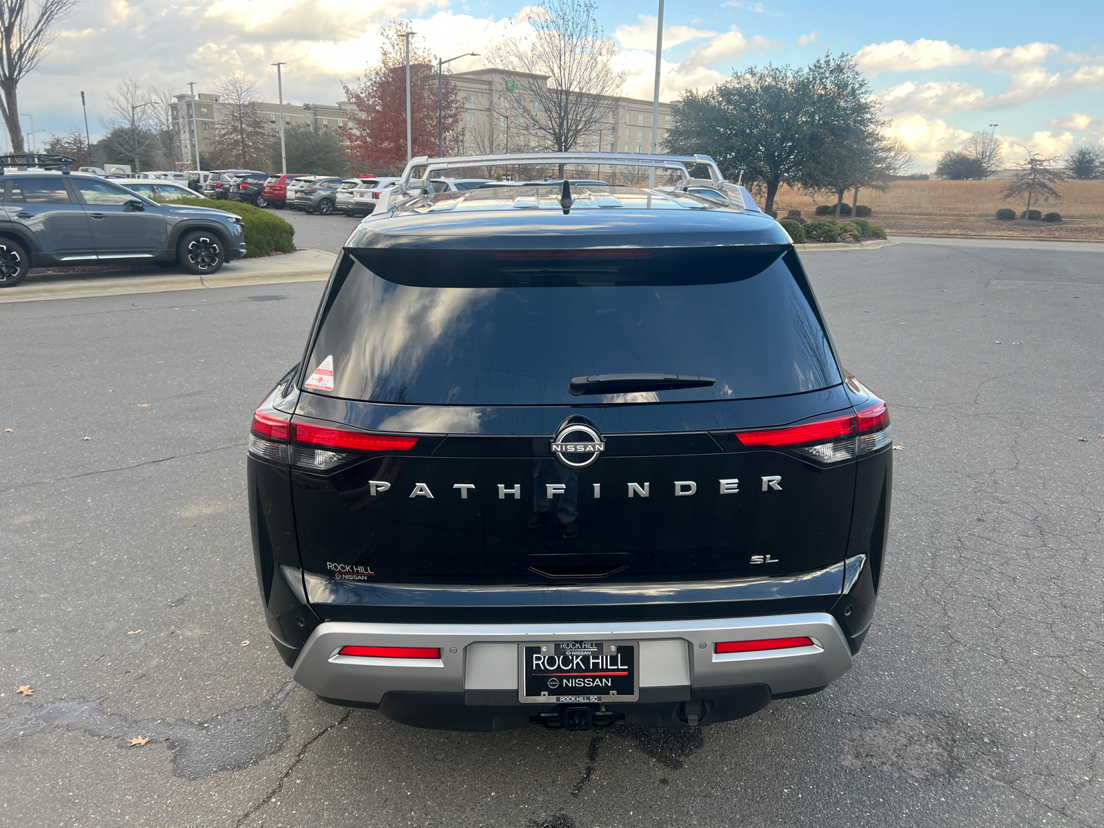 2023 Nissan Pathfinder SL 8