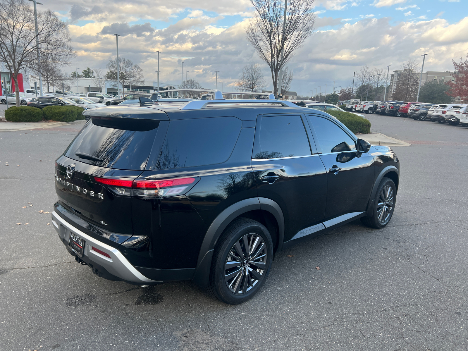 2023 Nissan Pathfinder SL 10