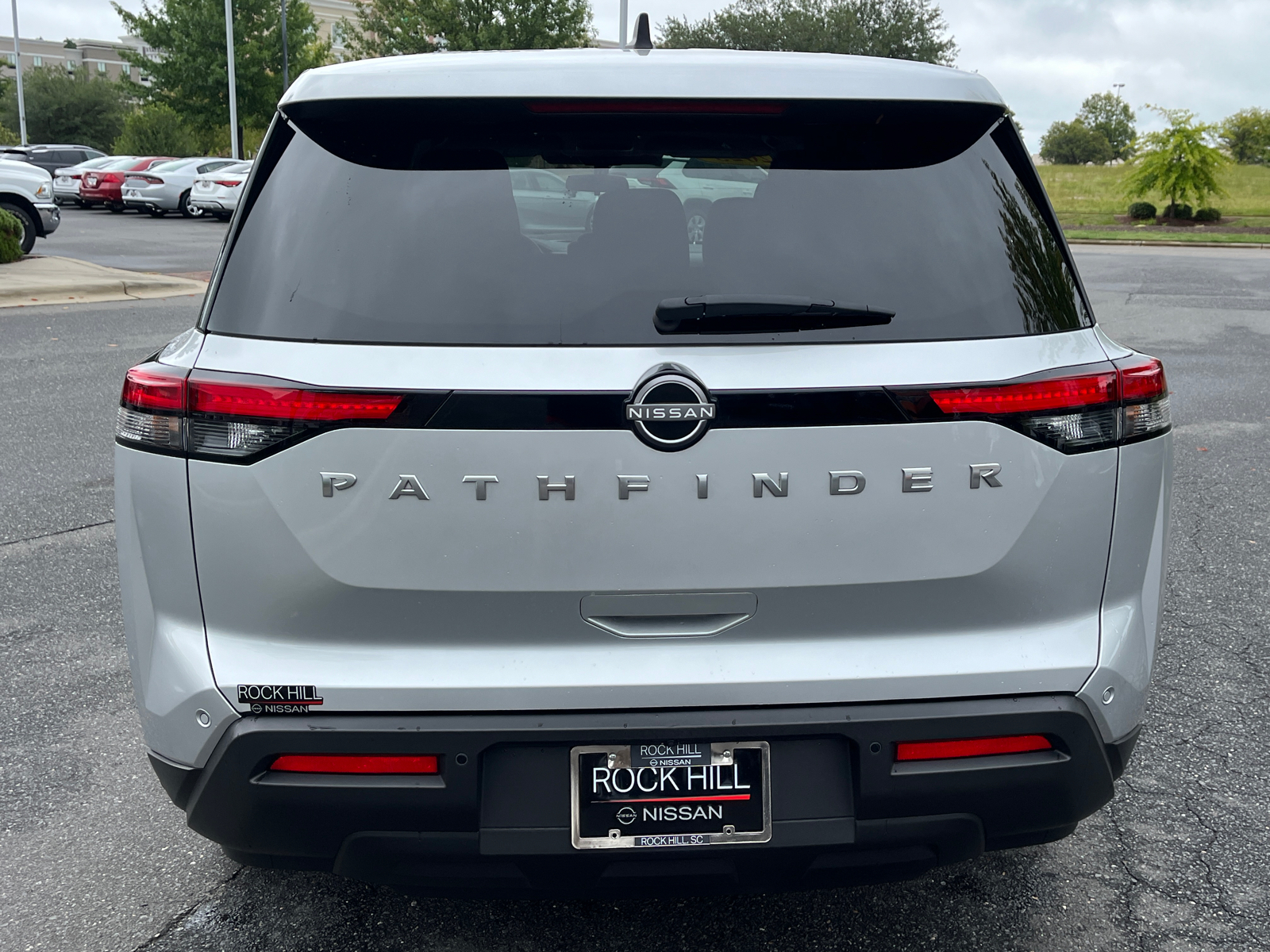 2023 Nissan Pathfinder S 8