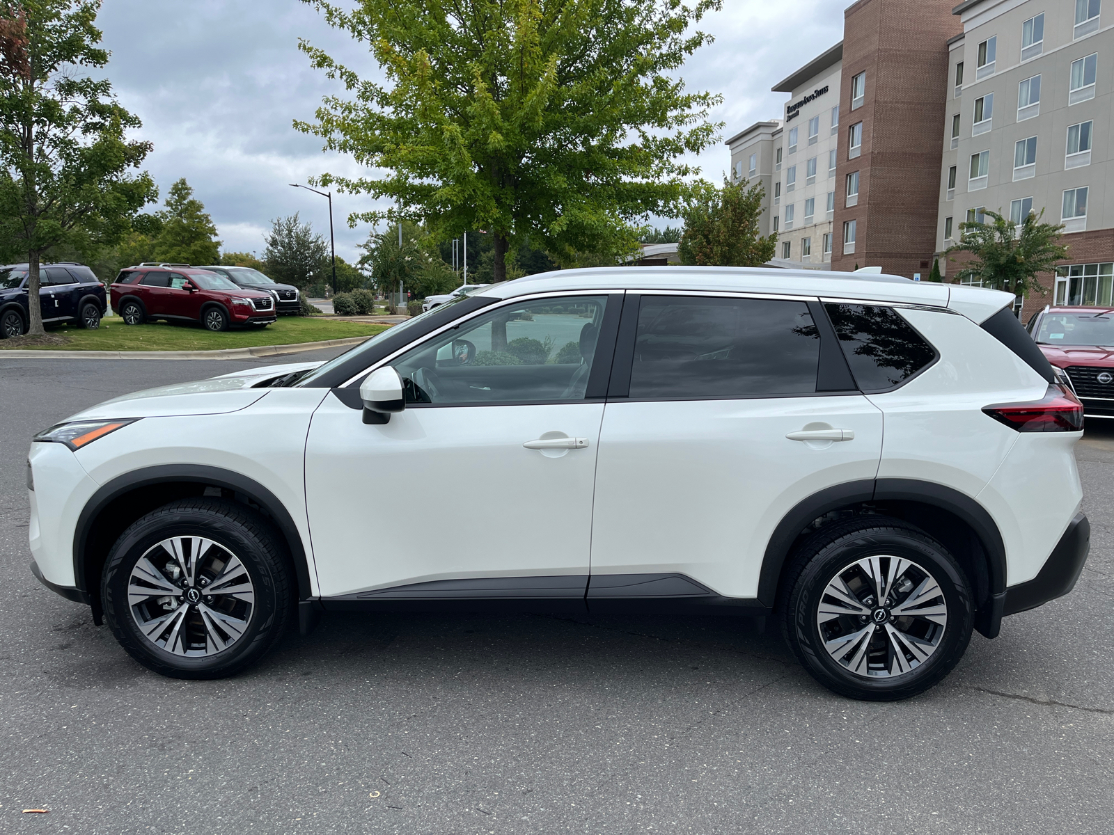 2023 Nissan Rogue SV 5