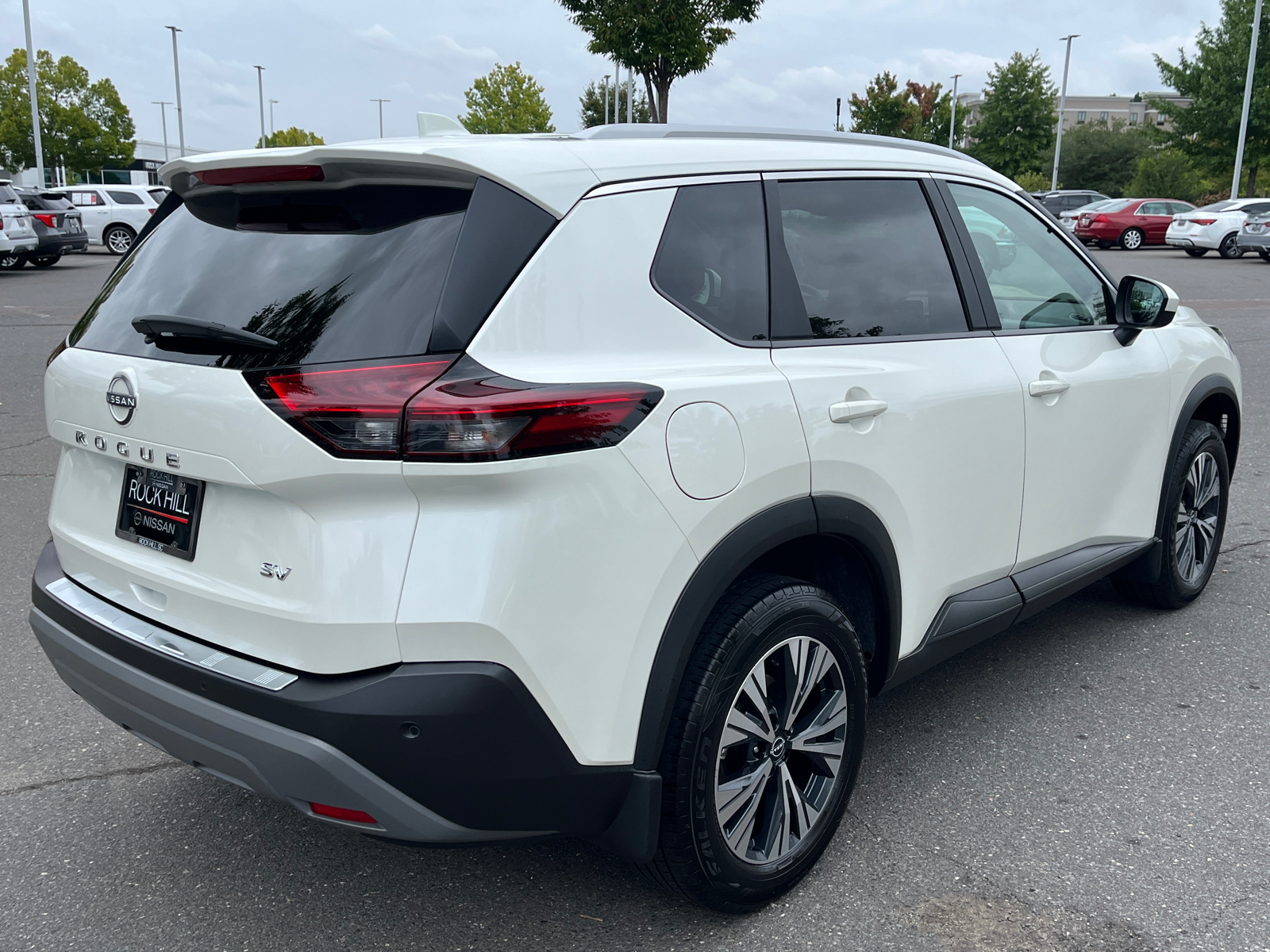 2023 Nissan Rogue SV 10