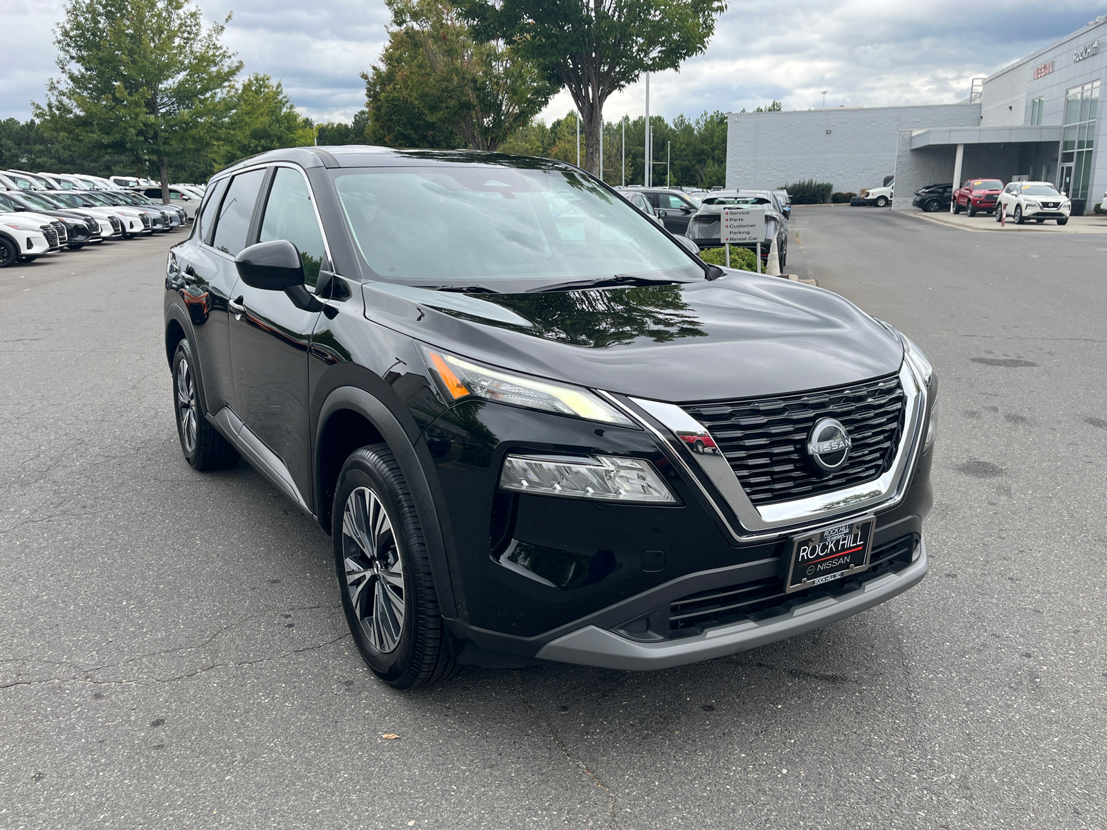 2023 Nissan Rogue SV 1