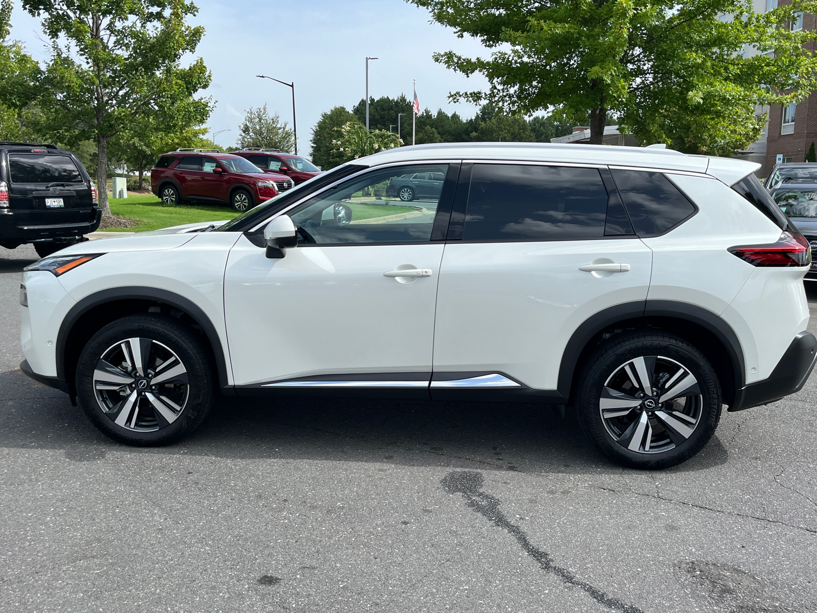 2023 Nissan Rogue SL 5