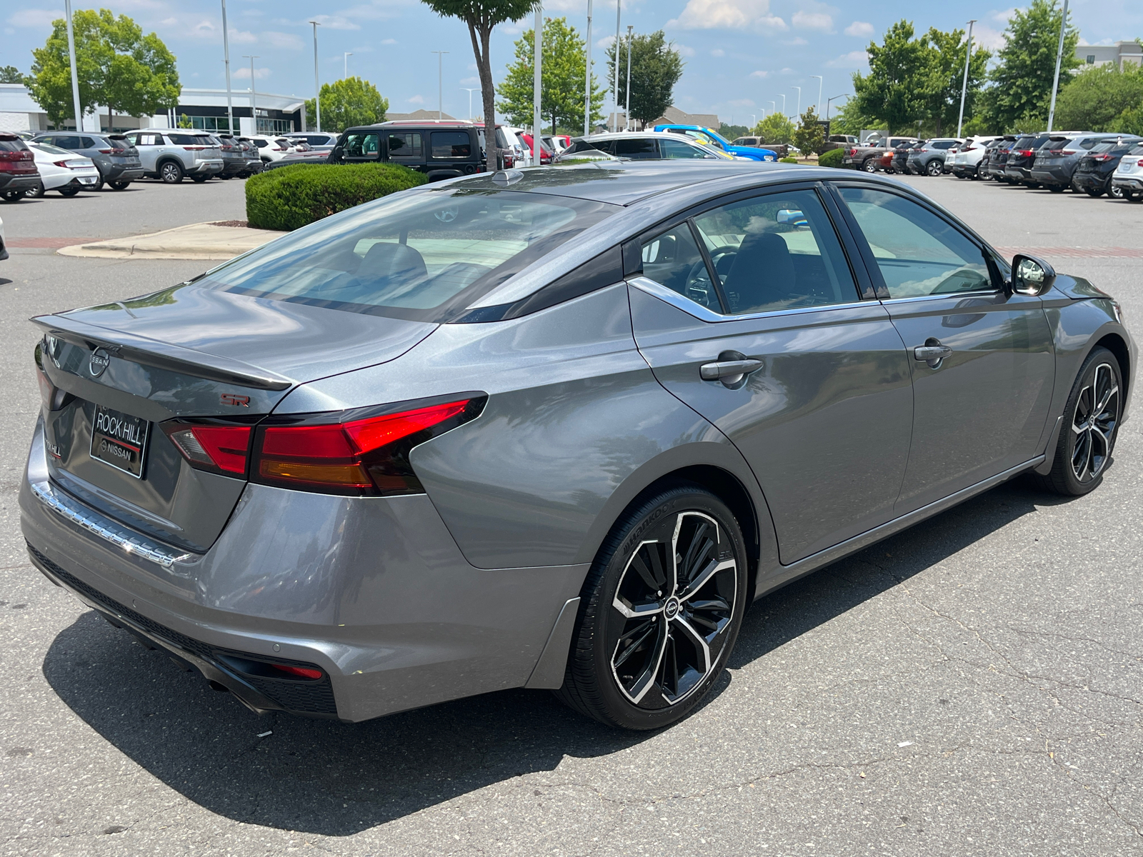 2023 Nissan Altima 2.5 SR 10