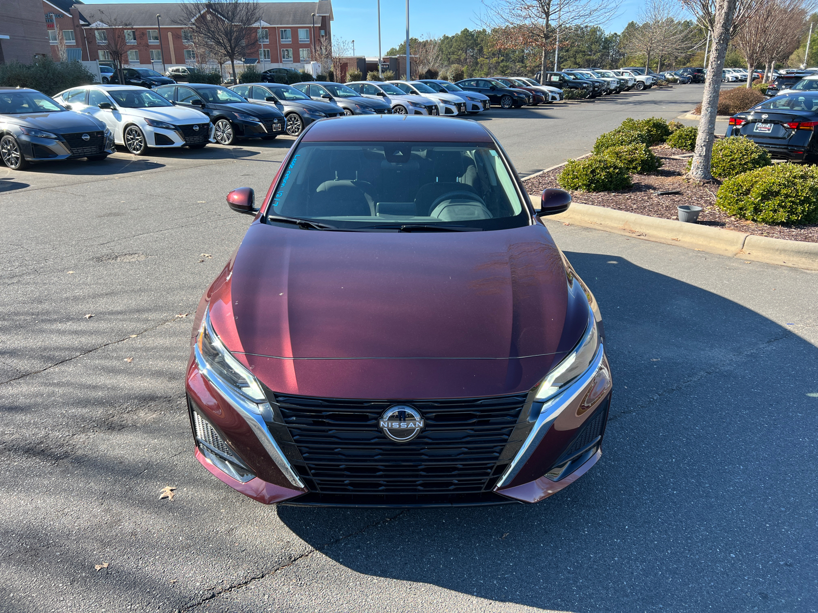 2023 Nissan Altima 2.5 SV 2