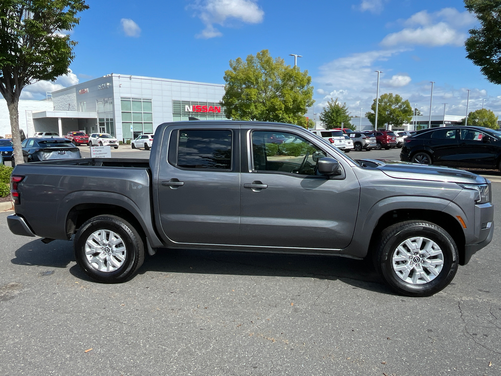 2023 Nissan Frontier SV 14