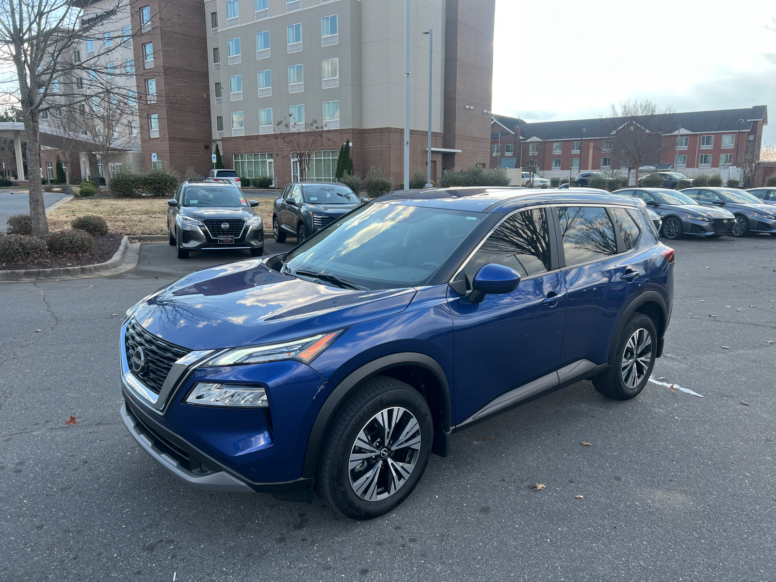 2023 Nissan Rogue SV 4