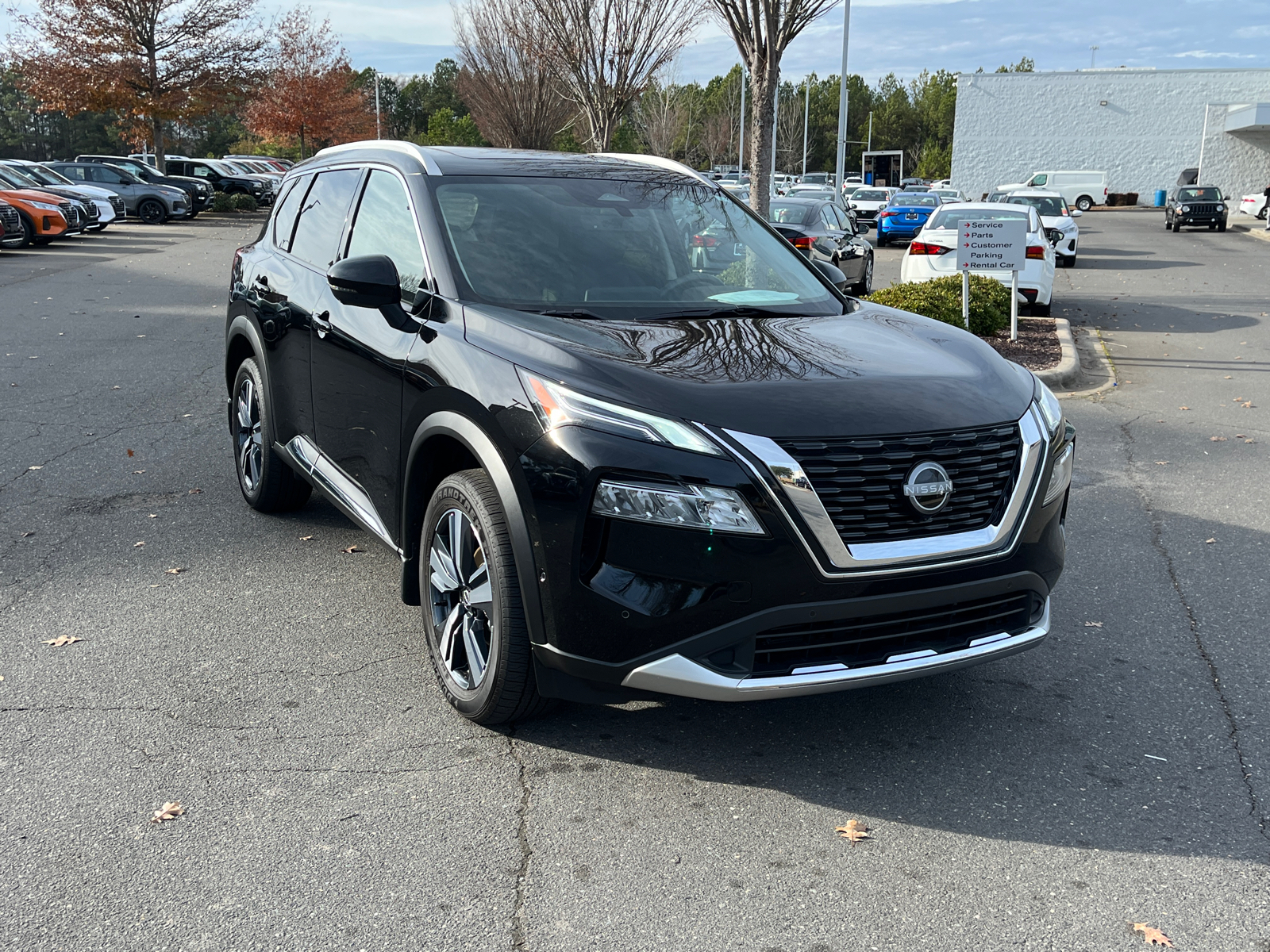 2023 Nissan Rogue Platinum 1