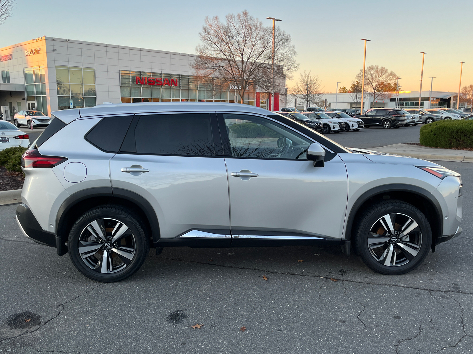 2023 Nissan Rogue Platinum 11