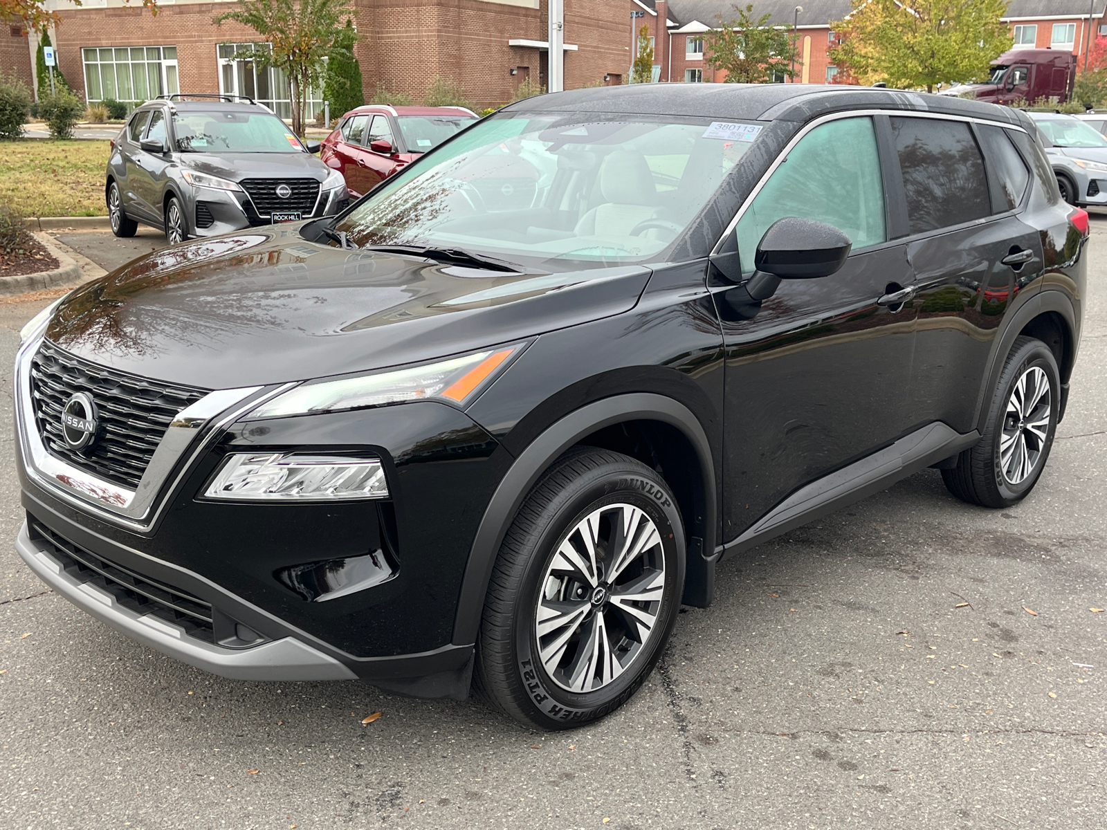 2023 Nissan Rogue SV 4