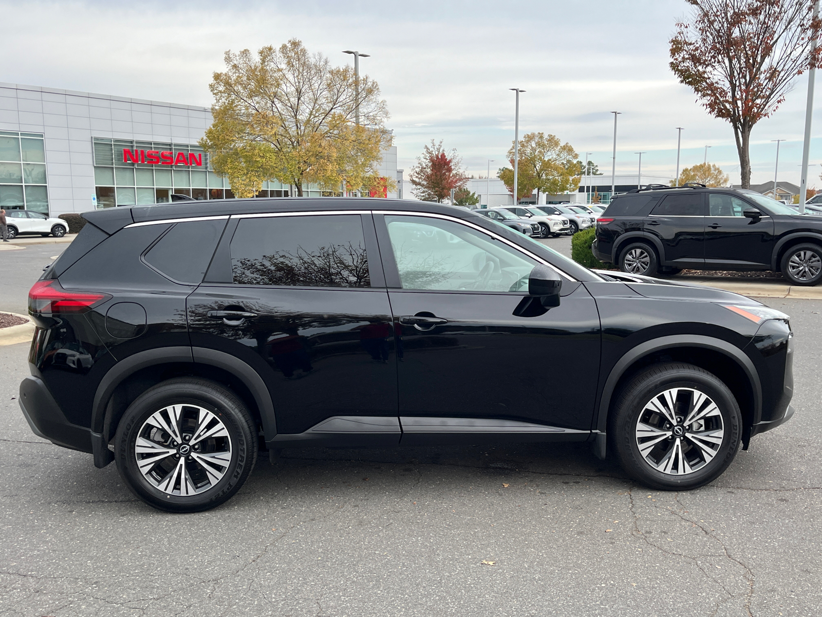 2023 Nissan Rogue SV 11