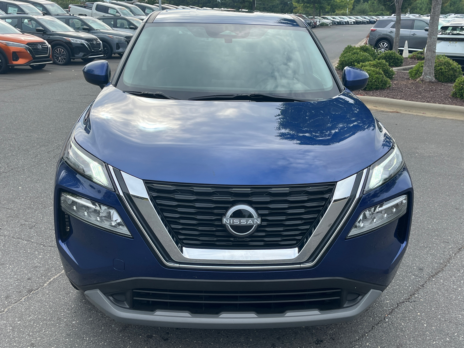 2023 Nissan Rogue SV 2