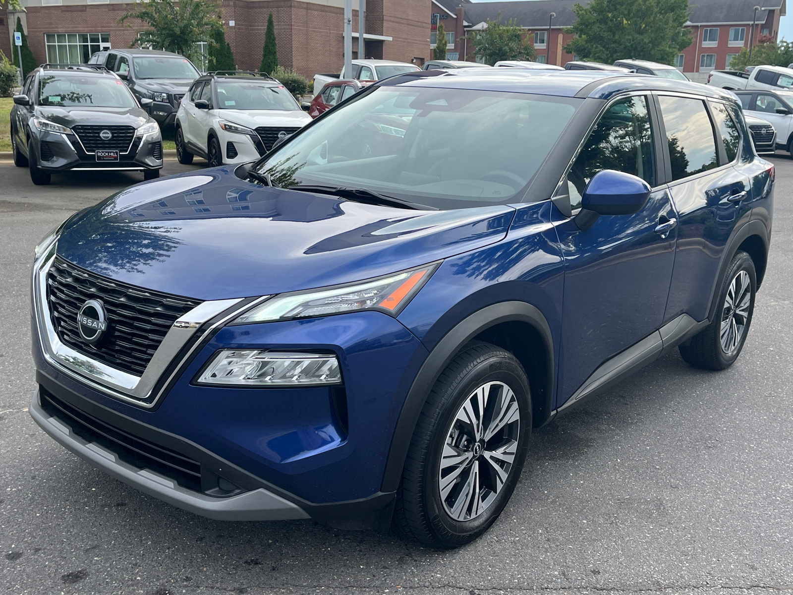 2023 Nissan Rogue SV 4