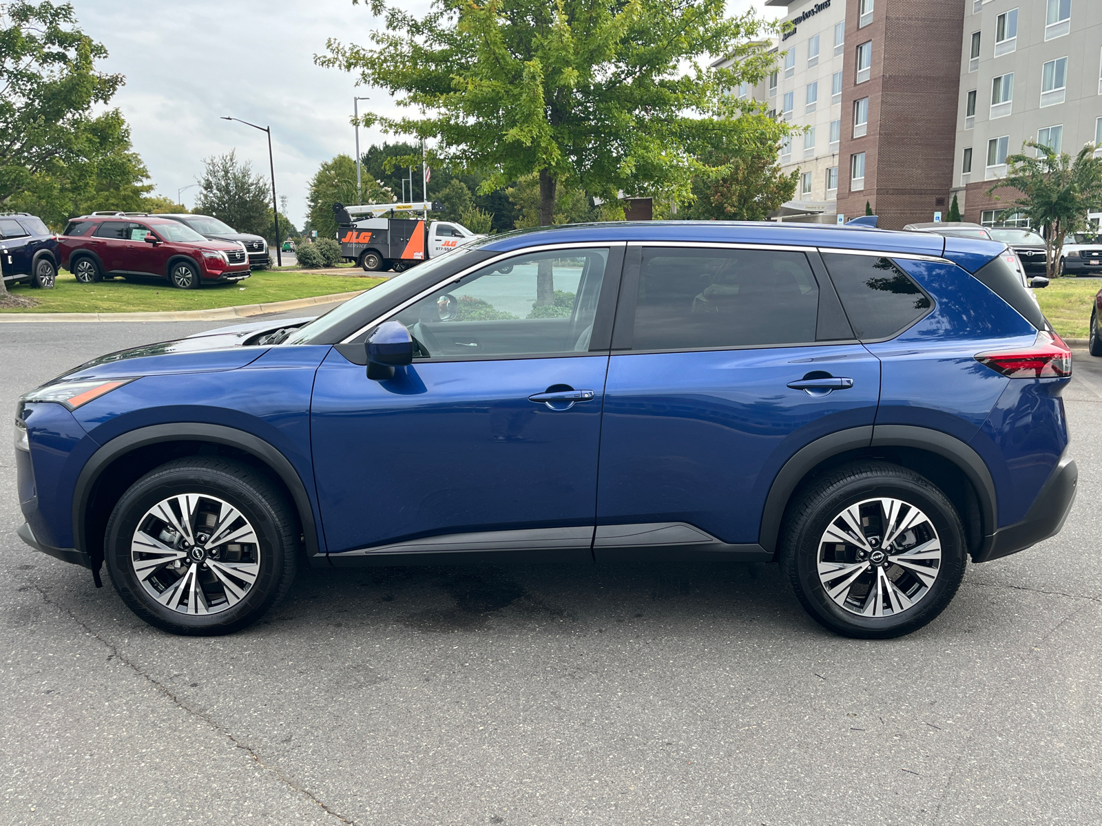 2023 Nissan Rogue SV 5