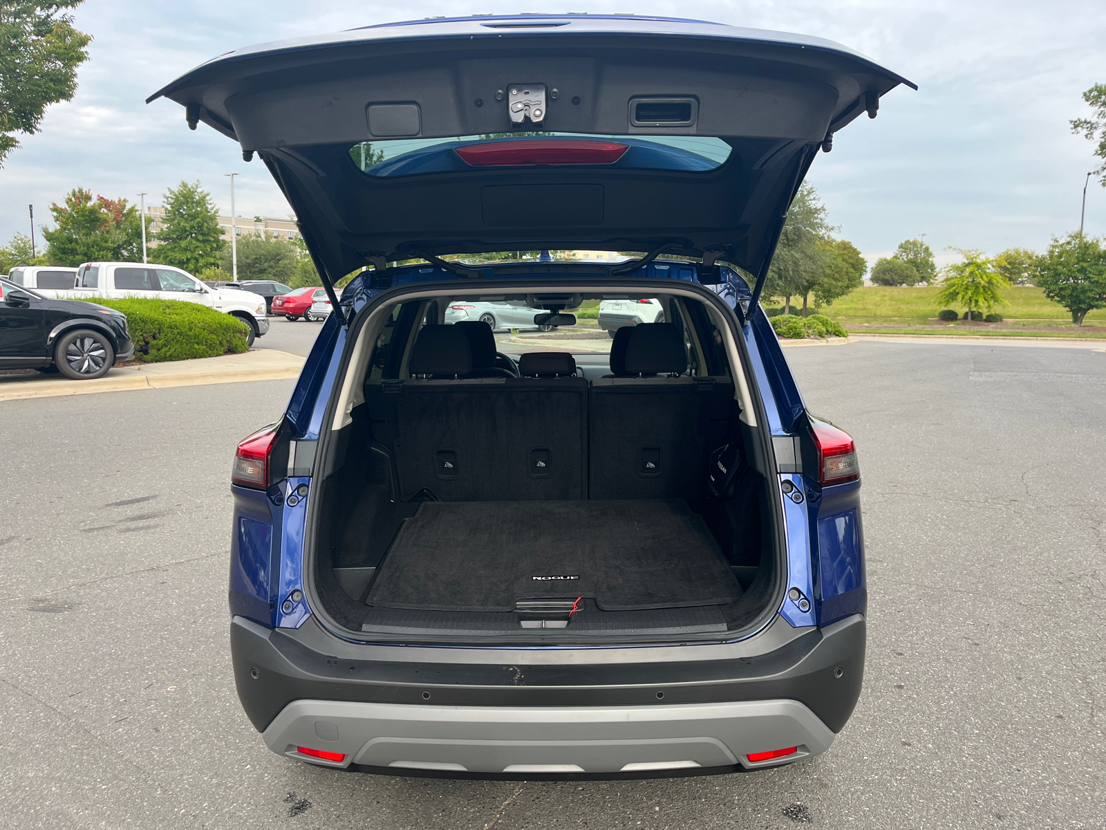 2023 Nissan Rogue SV 34