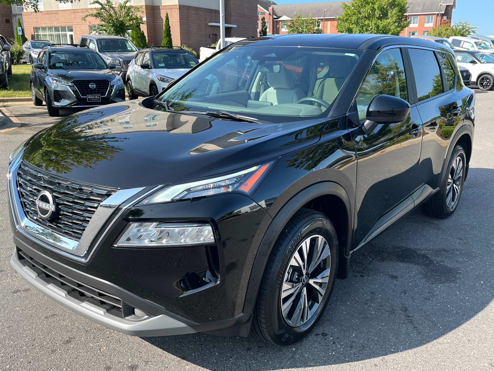 2023 Nissan Rogue SV 4